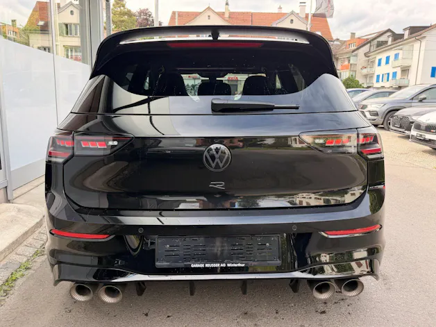 VW Golf 2.0 TSI 333 PS 4MOTION R BLACK EDITION *** AKRAPOVIC ABGAS & PANORAMAGLASDACH ***