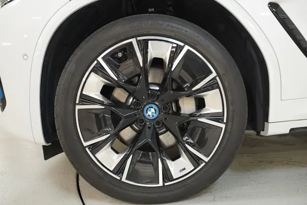 BMW iX3 Impressive