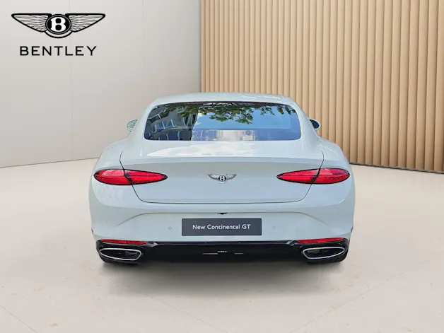 Bentley Continental GT V8 PHEV 680 PS/ 1.9% Leasing möglich.
