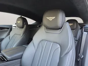 Bentley Continental GT V8 PHEV 680 PS/ 1.9% Leasing möglich.
