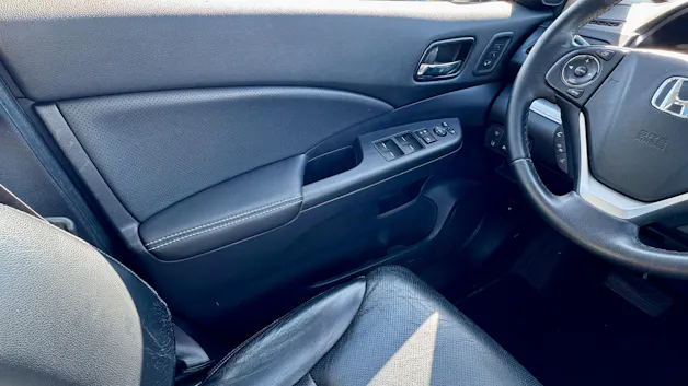 Honda CR-V 1.6 i-DTEC Executive 4WD Automatic CH Fahrzeug aus 1. Hand, Unfallfrei, Scheckheftgepflegt, AHK, 8-fach bereift.