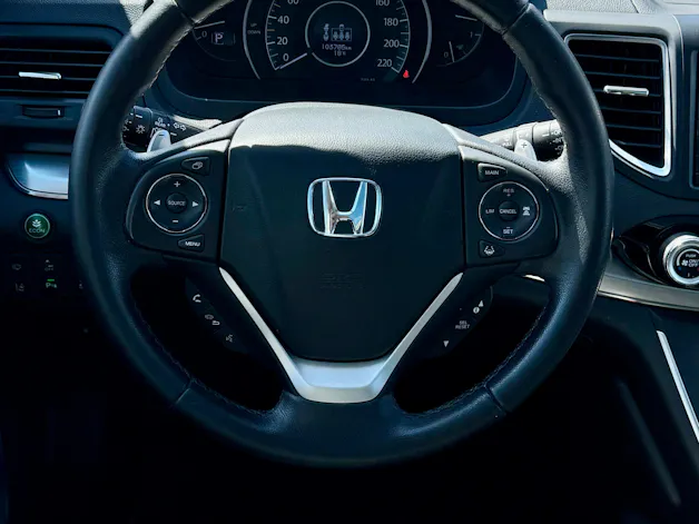 Honda CR-V 1.6 i-DTEC Executive 4WD Automatic CH Fahrzeug aus 1. Hand, Unfallfrei, Scheckheftgepflegt, AHK, 8-fach bereift.