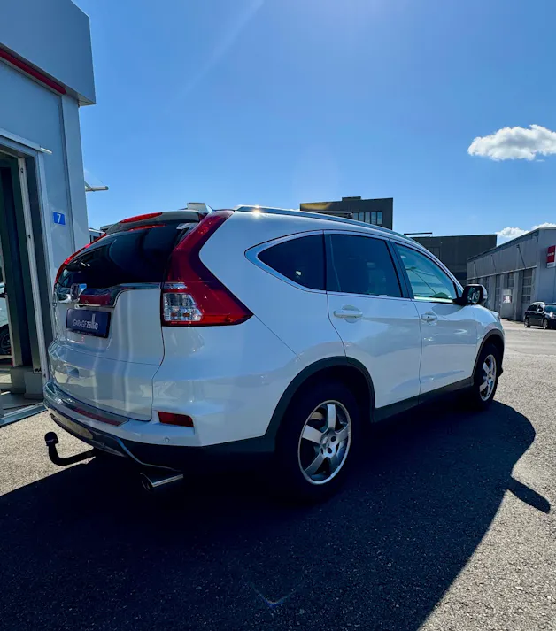 Honda CR-V 1.6 i-DTEC Executive 4WD Automatic CH Fahrzeug aus 1. Hand, Unfallfrei, Scheckheftgepflegt, AHK, 8-fach bereift.