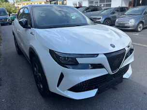 Alfa Romeo Junior 1.2 48V Hybrid Q4 Sport Speciale