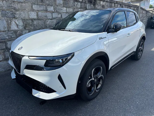Alfa Romeo Junior 1.2 48V Hybrid Q4 Sport Speciale