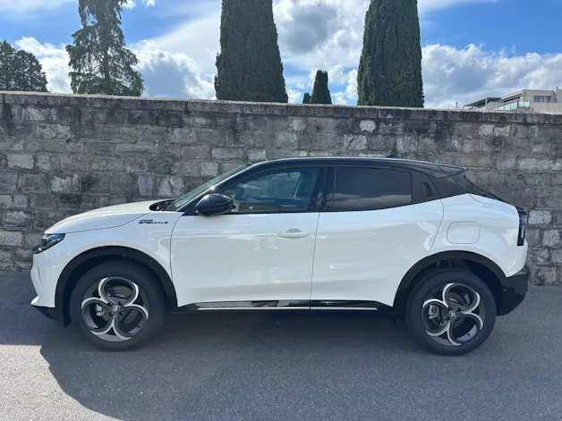Alfa Romeo Junior 1.2 48V Hybrid Q4 Sport Speciale