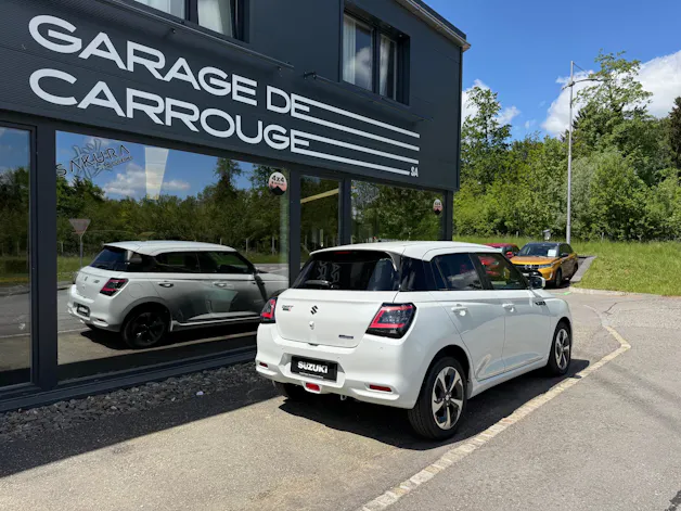 Suzuki Swift 1.2 Sakura Top Hybrid CVT