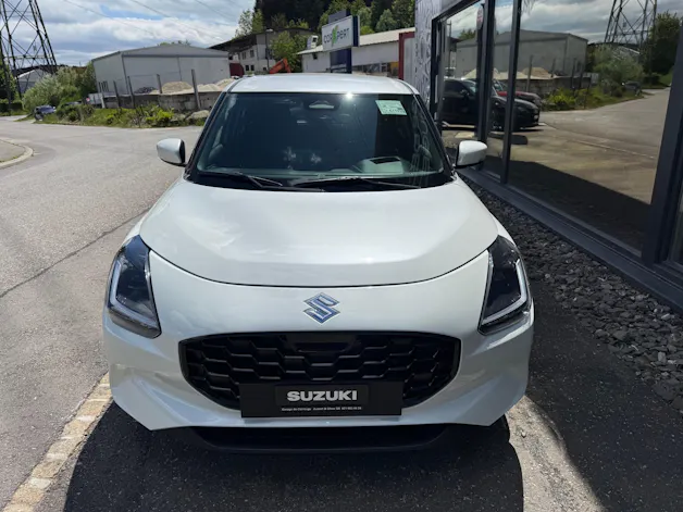 Suzuki Swift 1.2 Sakura Top Hybrid CVT