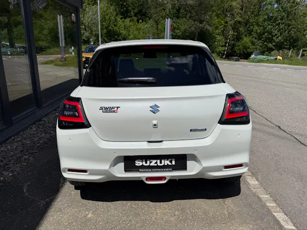 Suzuki Swift 1.2 Sakura Top Hybrid CVT