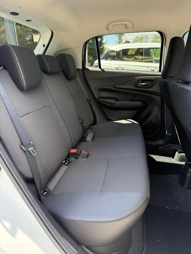 Suzuki Swift 1.2 Sakura Top Hybrid CVT