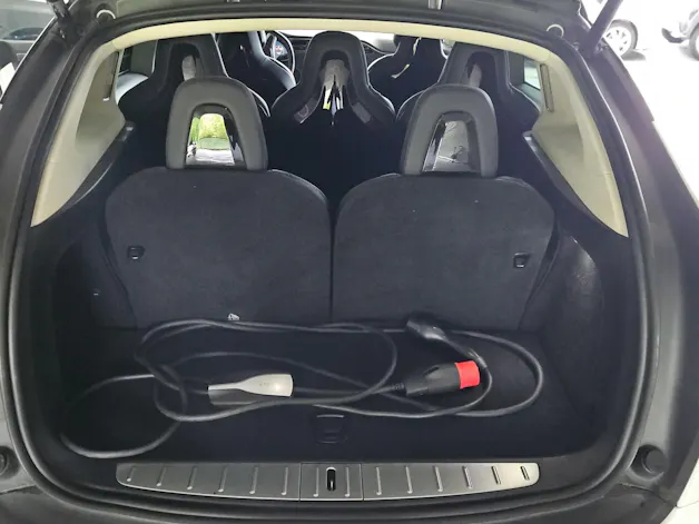 Tesla Model X 90 D Performance