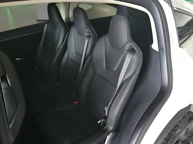 Tesla Model X 90 D Performance