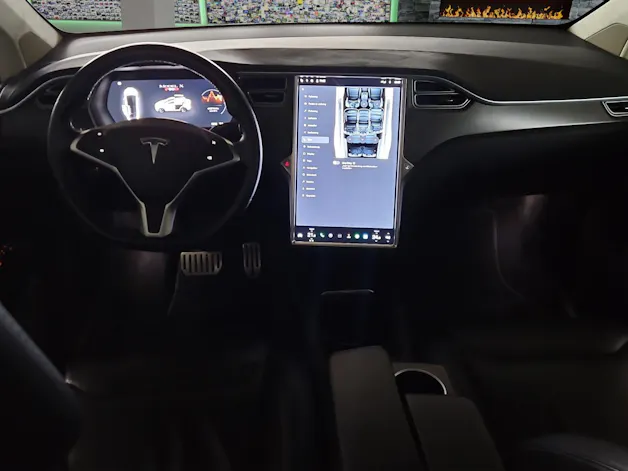 Tesla Model X 90 D Performance