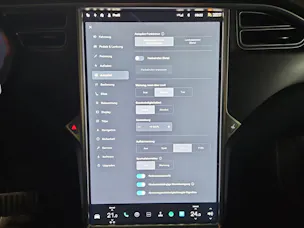 Tesla Model X 90 D Performance
