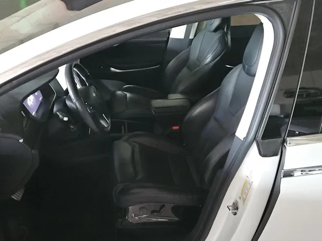 Tesla Model X 90 D Performance