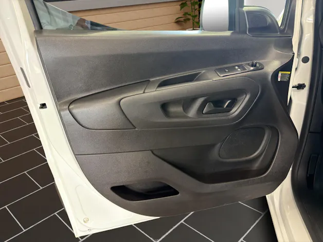 Peugeot Partner 1.5HDi s/sPr.EAT8
