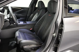 https://vehicle.imgix.net/4313604/1fc50bd5-3e74-4bbd-9e63-16dbca8e52d1.JPG