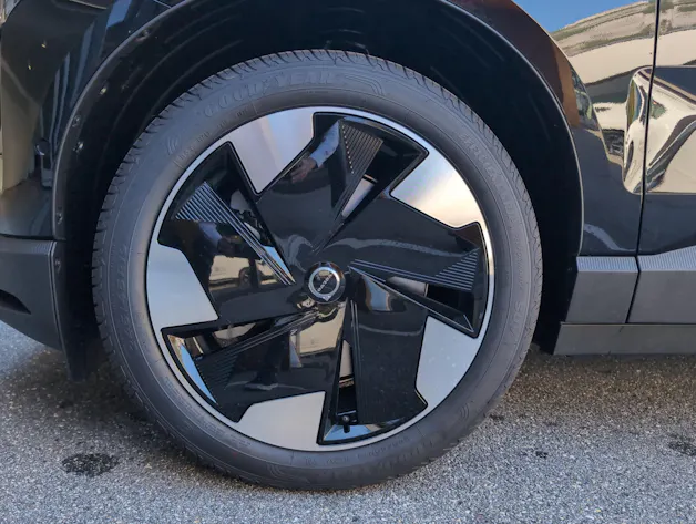 VOLVO EX30 P8 Ultra AWD
