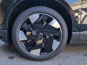 https://vehicle.imgix.net/4313617/097299a9-d0a4-4115-a6d6-88f68c400968.jpg