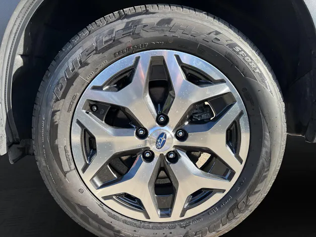 Subaru Forester Station 2.0i e-Boxer Swiss Plus