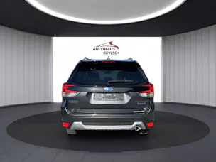 Subaru Forester Station 2.0i e-Boxer Swiss Plus