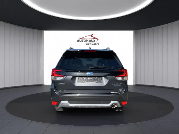 Subaru Forester Station 2.0i e-Boxer Swiss Plus
