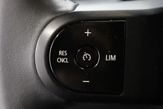 https://vehicle.imgix.net/4313891/10680546-d0cf-40c8-814f-127780429392.JPG