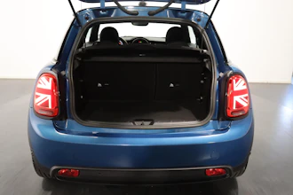 https://vehicle.imgix.net/4313891/ade0b83f-6e2a-49e9-9f60-b87024d9ab37.JPG