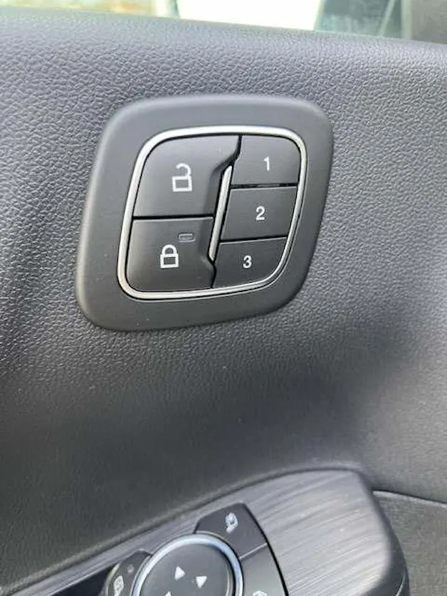 Ford Kuga 2.5 Hybrid Vignale 4x4