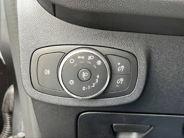 Ford Fiesta 1.0 EcoB Hybrid Automat Titanium