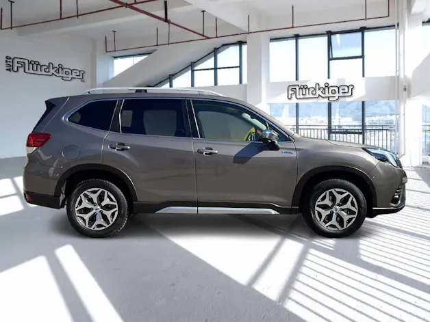 Subaru Forester Station 2.0i e-Boxer Swiss Plus
