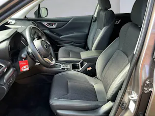 Subaru Forester Station 2.0i e-Boxer Swiss Plus