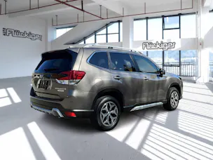 Subaru Forester Station 2.0i e-Boxer Swiss Plus