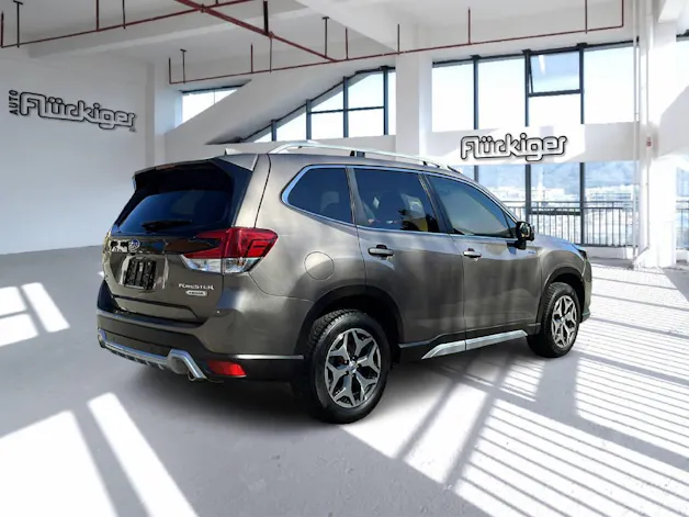 Subaru Forester Station 2.0i e-Boxer Swiss Plus