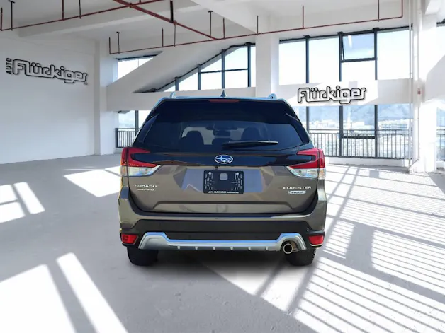 Subaru Forester Station 2.0i e-Boxer Swiss Plus