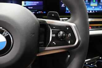 https://vehicle.imgix.net/4313945/a2dc3b1c-fc95-4ad5-a373-b0ee3913ec01.JPG