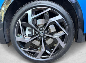 https://vehicle.imgix.net/4313953/868e2df4-1b36-4932-821d-6ee027fc1f36.jpg