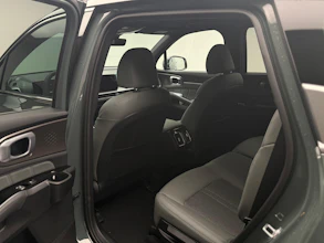 https://vehicle.imgix.net/4313996/f65501bc-d41a-4be8-8f31-ada215f89c2d.jpeg