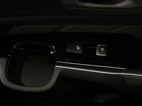 https://vehicle.imgix.net/4313996/f7f8f459-8c0f-4df6-811a-c92233dc8906.jpeg