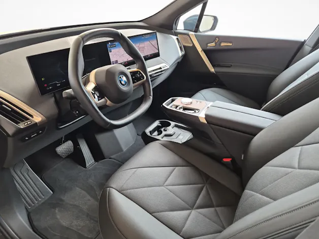 BMW iX M60 / ab 0,99% Leasing bei Abschluss einer Protect Autoversicherung