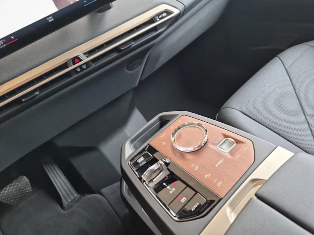 BMW iX M60 / ab 0,99% Leasing bei Abschluss einer Protect Autoversicherung