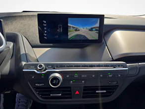 https://vehicle.imgix.net/4314058/077154f6-17f0-45d9-9bba-1946824cc924.jpg