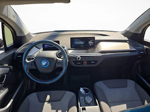 https://vehicle.imgix.net/4314058/d0c84041-0808-48f0-8b52-656eccc406dd.jpg