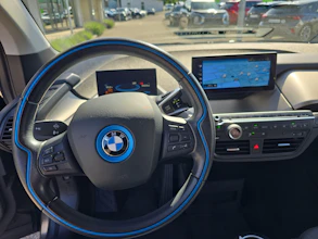 https://vehicle.imgix.net/4314058/fc311b13-1eed-49fe-8320-b61c05a3be10.jpg