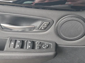 https://vehicle.imgix.net/4314064/b88bf59a-f519-462f-87d0-4a847dce5c62.jpg
