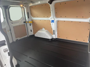 https://vehicle.imgix.net/4314071/addf1184-fd33-421b-beb5-73796d821e4a.jpg
