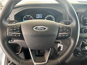 https://vehicle.imgix.net/4314071/e80ebe9f-cb00-47fa-ac38-5edfb255bbdd.jpg