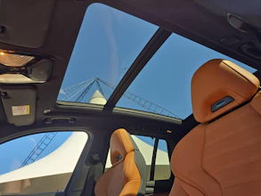 https://vehicle.imgix.net/4314084/6ceece2d-aa6d-47f2-812d-ee0d5ffbe0ff.jpg