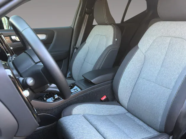 Volvo XC40 2.0 B3 MH Plus Dark
