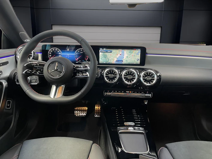 Fahrzeugbild MERCEDES-BENZ CLA 200
